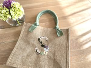 刺繡をしてかわいいジュートバッグをつくろう！ | 刺繍教室 Aiguille